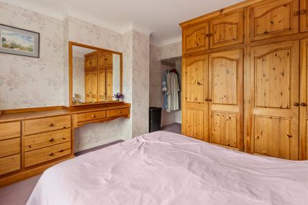 Bedroom 1 (2)