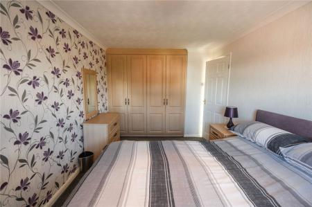 Bedroom 1 (2)