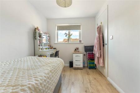 Bedroom 2 (2)