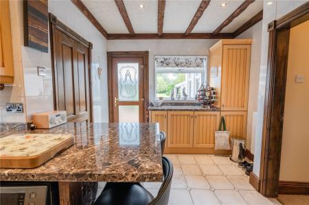 Kitchen (2)