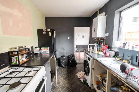 357 - Kitchen (2)
