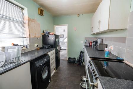 367 - Kitchen (2)