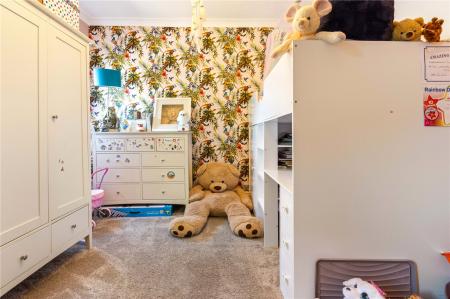 Bedroom 2 (2)