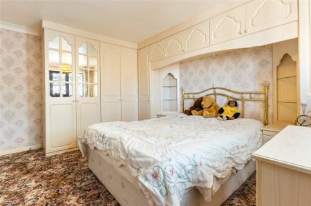 Bedroom 1 (2)