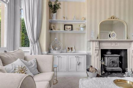 Living Room (2)