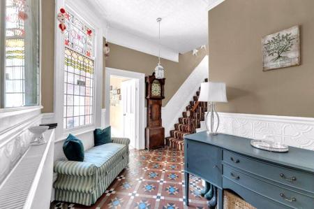 Entrance Hall (2)