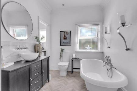 En-Suite Master
