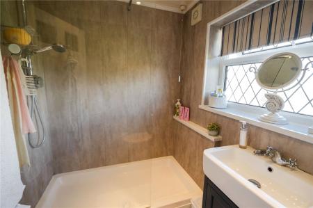 Shower Room (2)