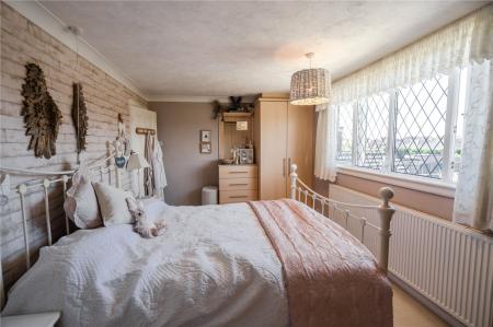 Bedroom 1 (2)