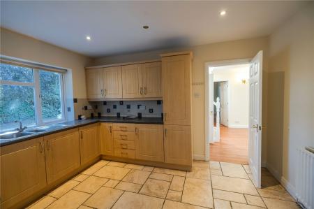 Kitchen (2)