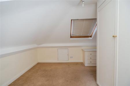 Bedroom 5 (2)