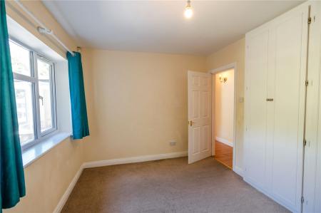 Bedroom 2 (2)