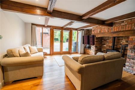 Living Room (2)