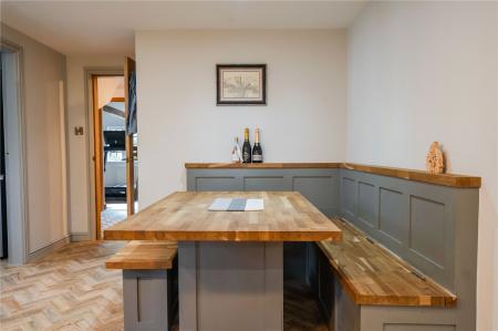 Breakfast Kitchen(4)