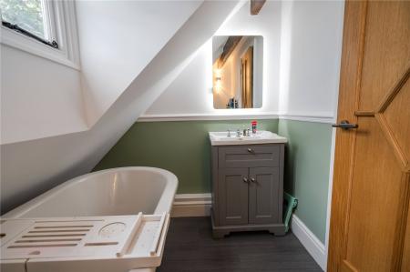 Family Bathroom (2)