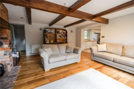 Living Room (3)