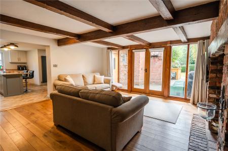 Living Room (4)