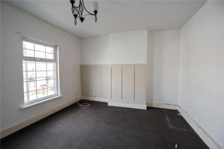 Bedroom 1 (2)