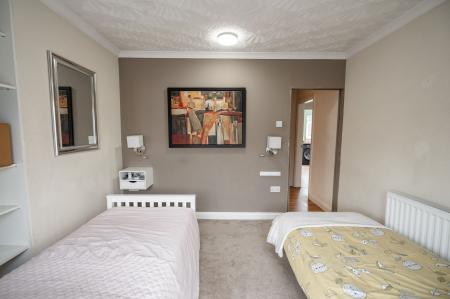 Bedroom 1 (2)
