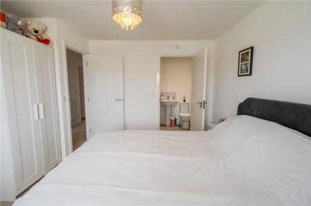 Bedroom 1 (2)