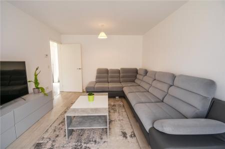 Living Room (2)