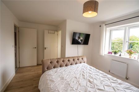Bedroom 1 (2)