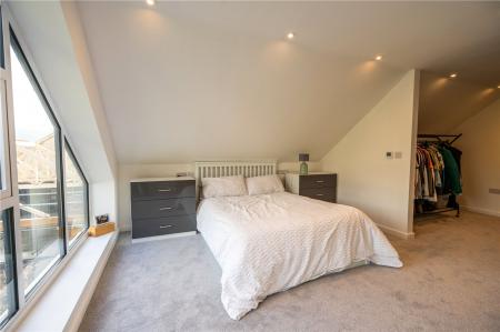 Bedroom 4 (2)