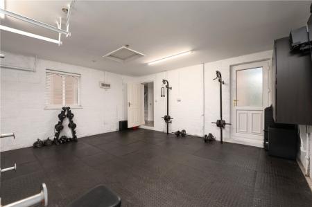 Gym/Garage