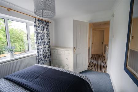 Bedroom 2 (2)