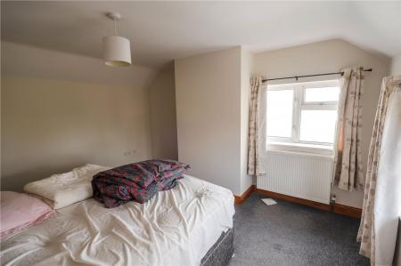 Bedroom 1 (2)