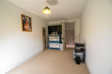 Bedroom 5 (2)