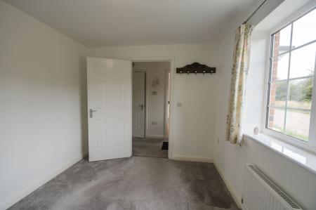 Bedroom 2 (2)