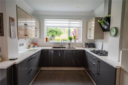 Kitchen (2)