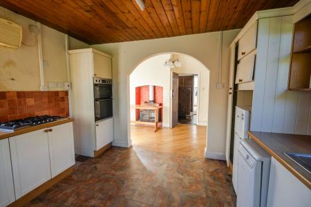 Kitchen (2)
