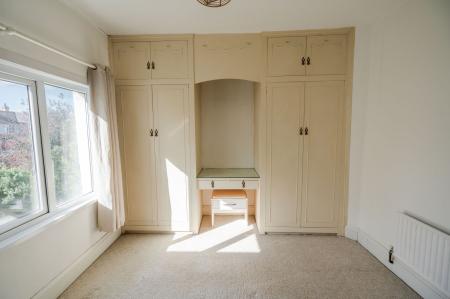 Bedroom 2 (2)