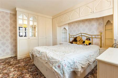 Bedroom 1 (2)