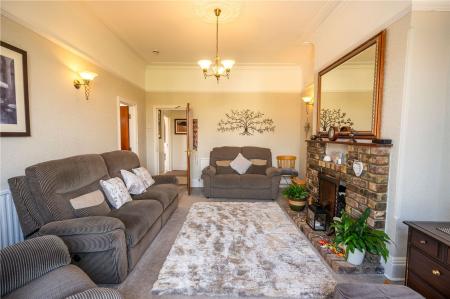 Living Room (2)