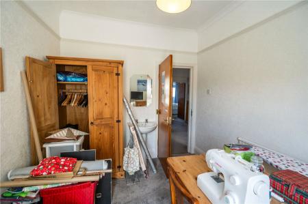 Bedroom 5 (2)