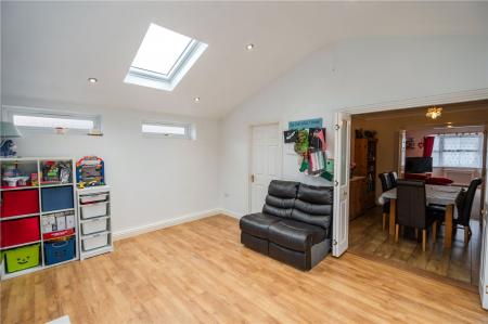 Sun Room (3)