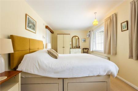 Bedroom 1 (2)