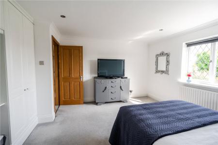 Bedroom 2 (2)