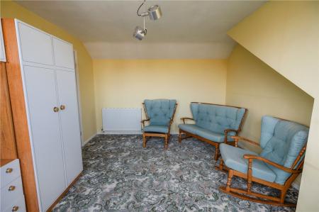 Bedroom 2 (2)