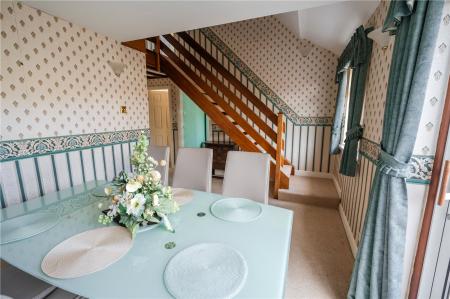 Dining Area (2)