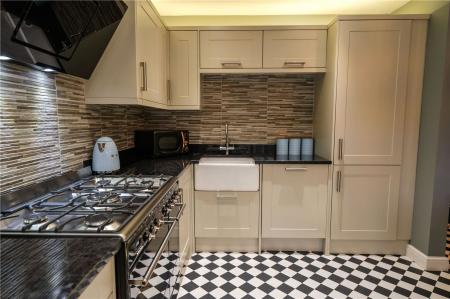 Kitchen (2)