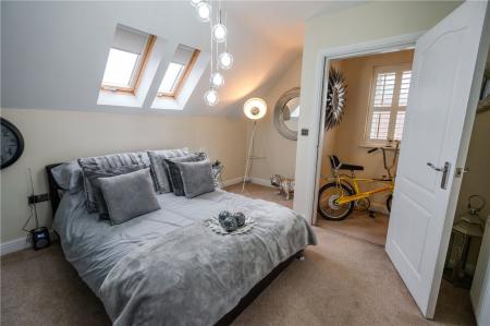 Bedroom 1 (2)
