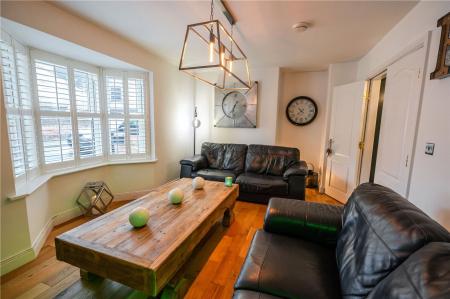 Living Room (2)
