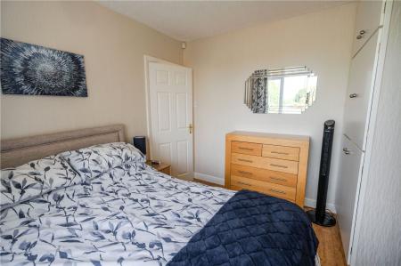Bedroom 2 (2)