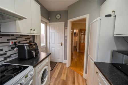 Kitchen (2)