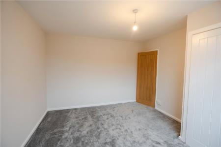 Bedroom 1 (2)
