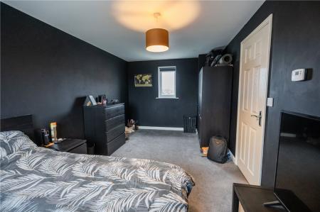 Bedroom 1 (2)